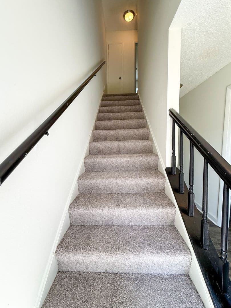 Jacksonville Apartment: 301 Village Drive