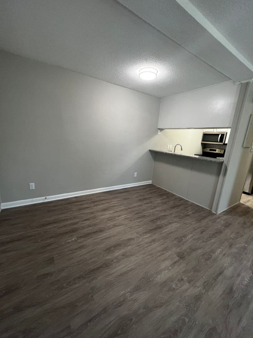 Fayetteville Apartment: Blanton Road