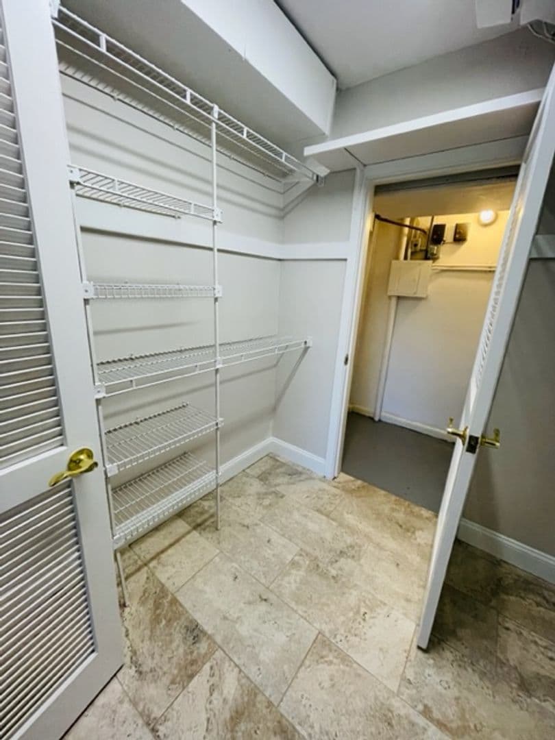 Charlotte Condo: 2503 Roswell Avenue