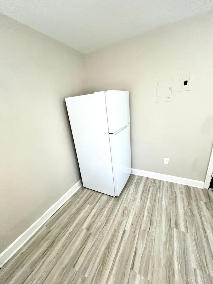 Fayetteville Apartment: 1107 W Rowan St