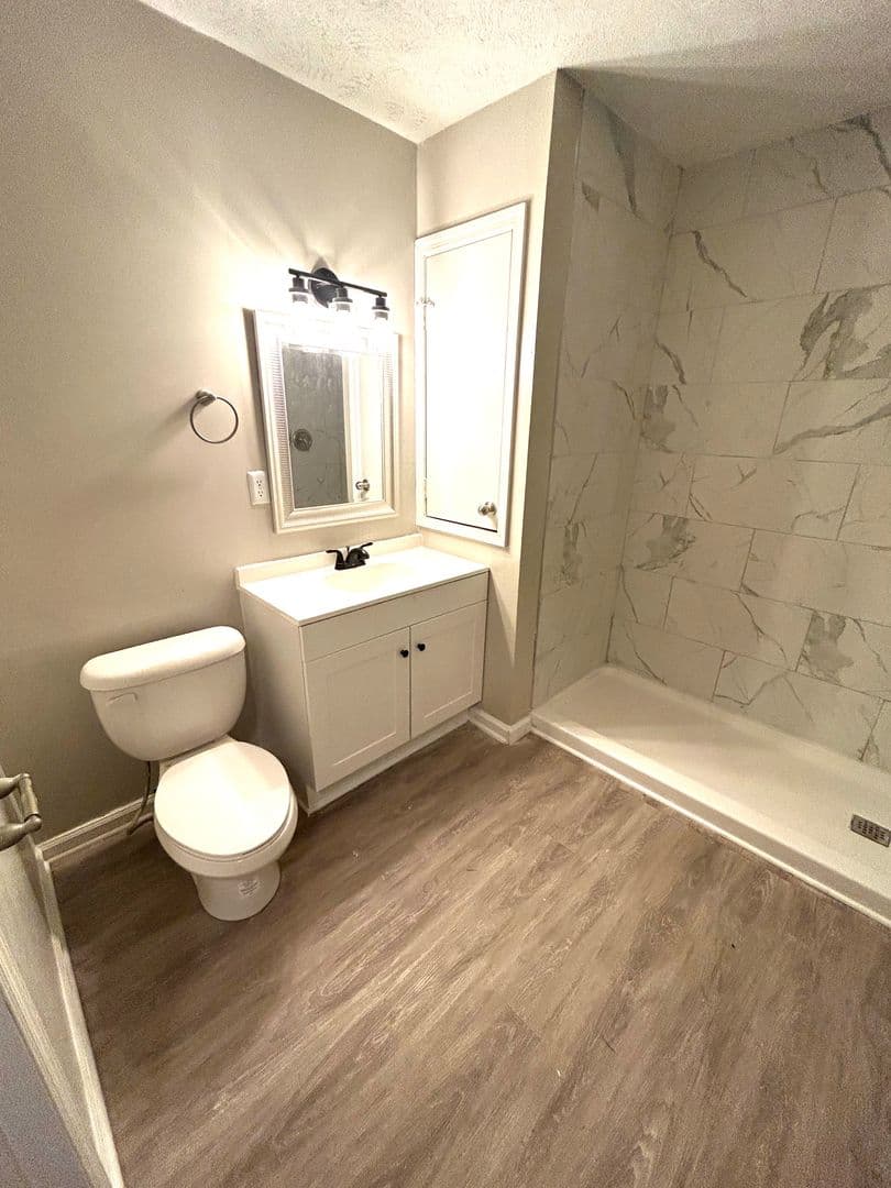 Fayetteville Apartment: Elcone Dr