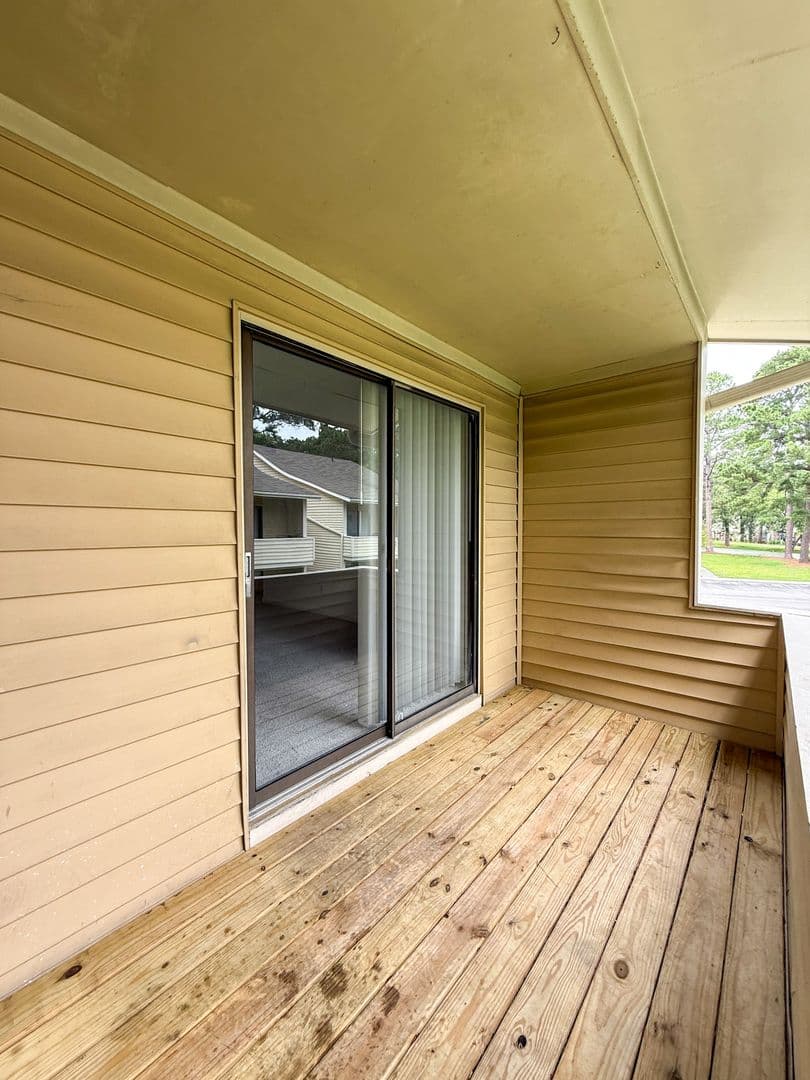 Jacksonville Apartment: 301 Village Drive
