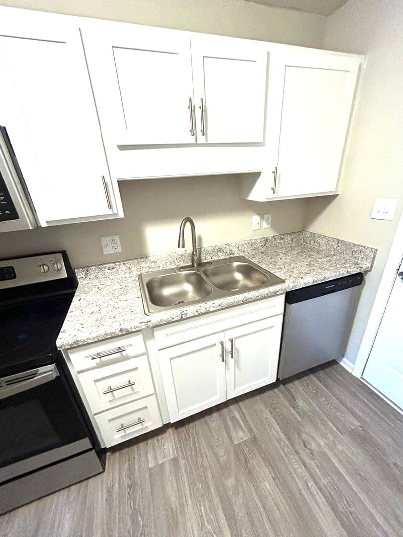 Fayetteville Apartment: 7569 Faraday Place