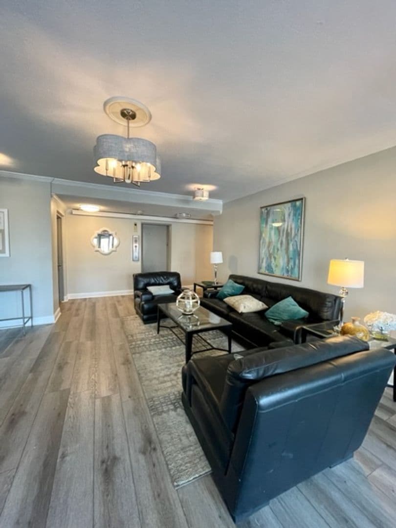 Charlotte Condo: 2503 Roswell Avenue