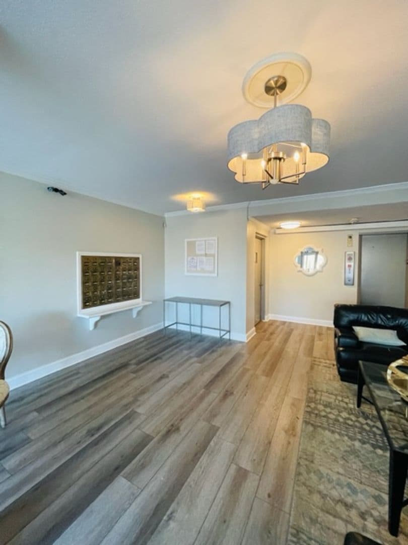Charlotte Condo: 2503 Roswell Avenue