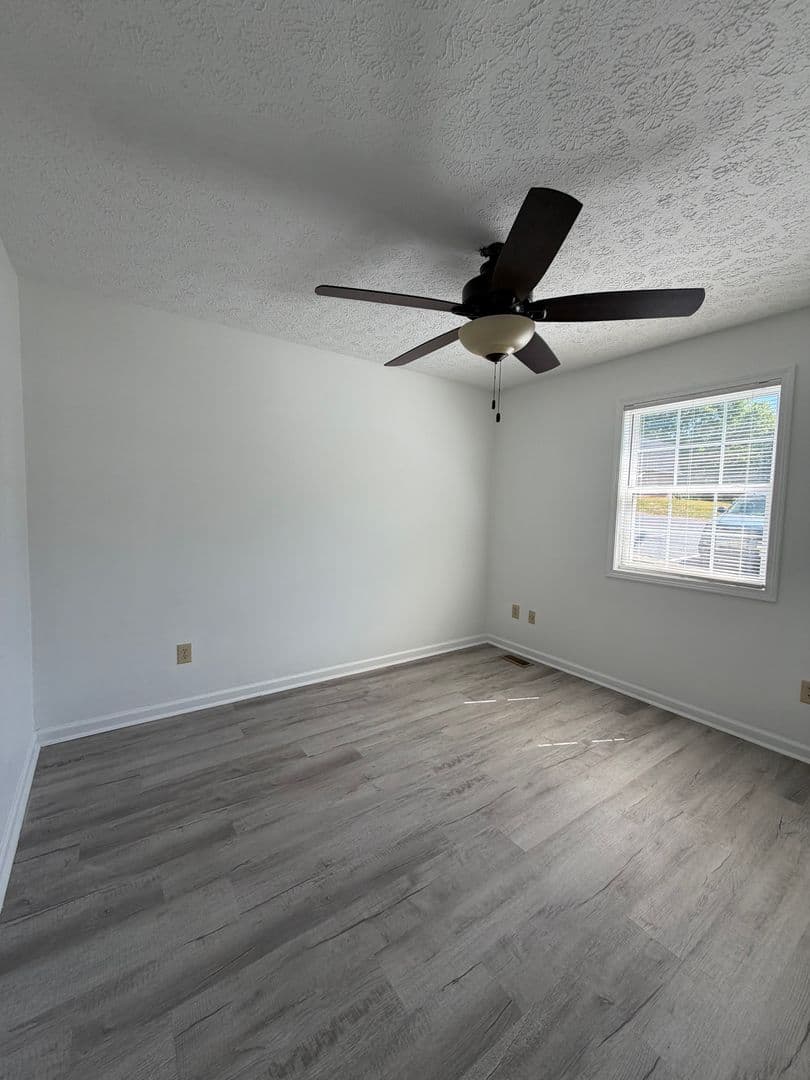 Dallas Apartment: 103 Mindy Lane