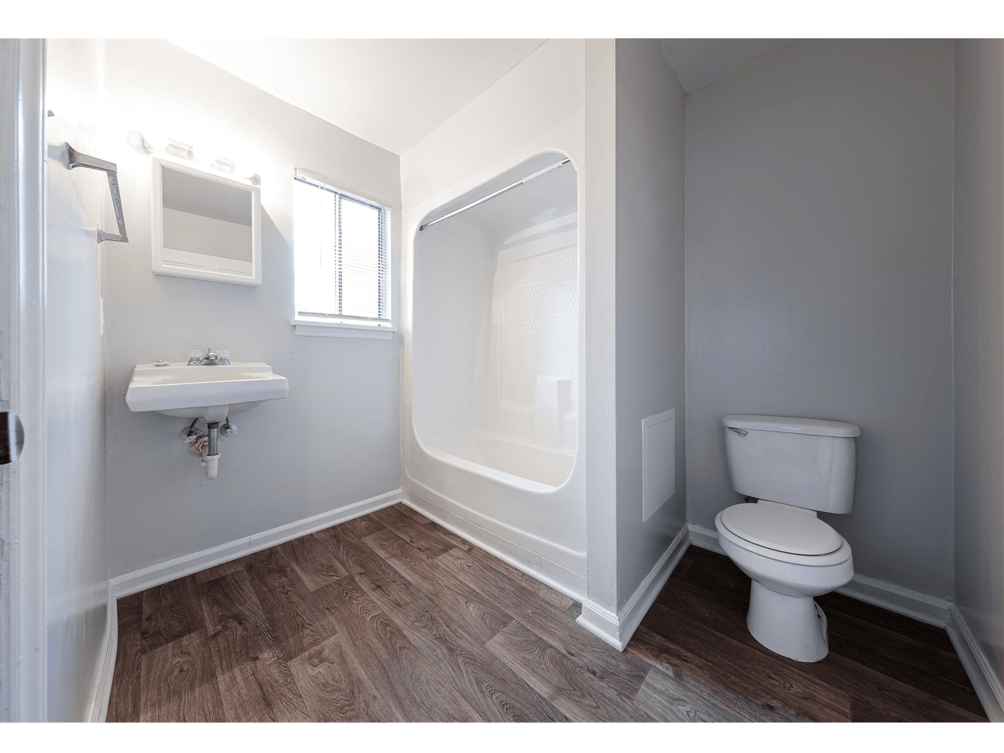 Jacksonville Apartment: 301 Village Drive