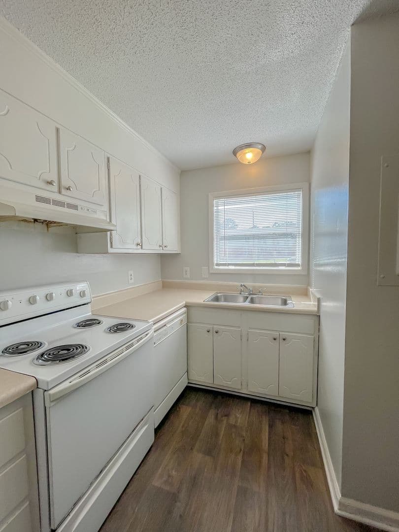 Jacksonville Apartment: 301 Village Drive