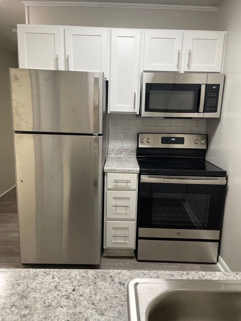 Fayetteville Apartment: Blanton Road