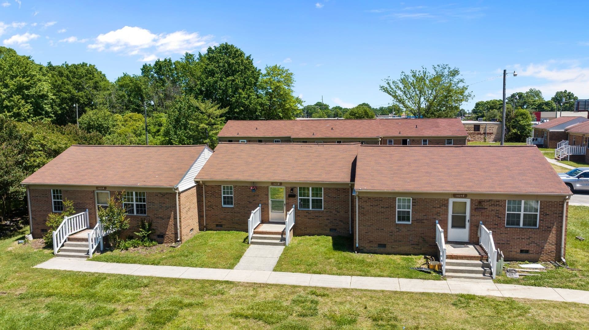 Monroe Apartment: Fairley Avenue