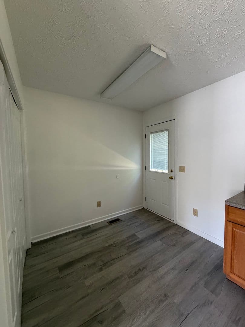 Dallas Apartment: 103 Mindy Lane