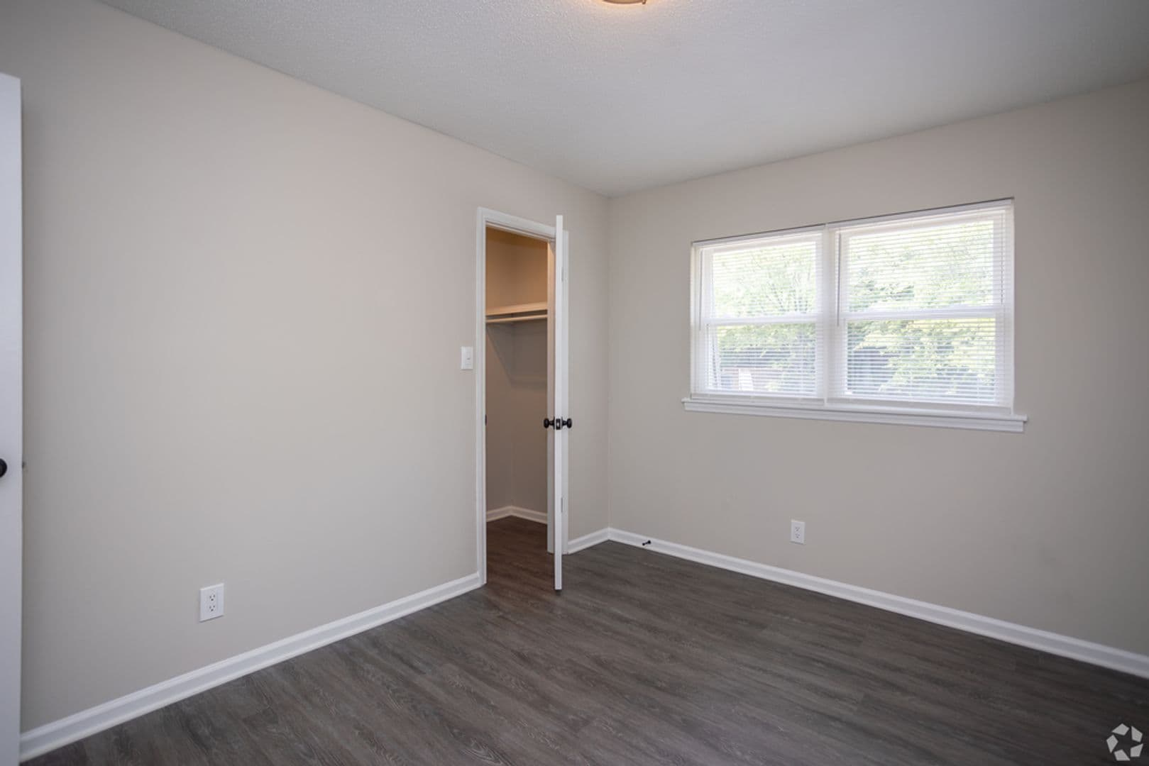 Concord Townhome: 260 Brookwood Ave