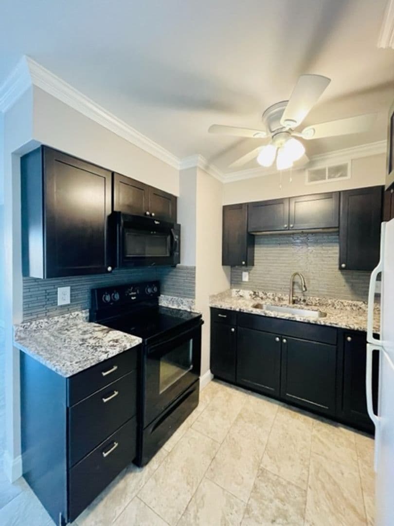 Charlotte Condo: 2503 Roswell Avenue