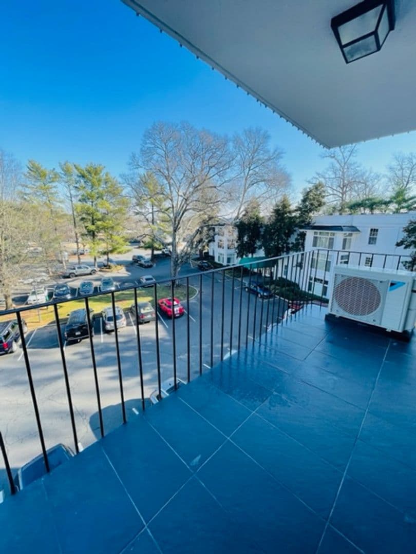 Charlotte Condo: 2503 Roswell Avenue