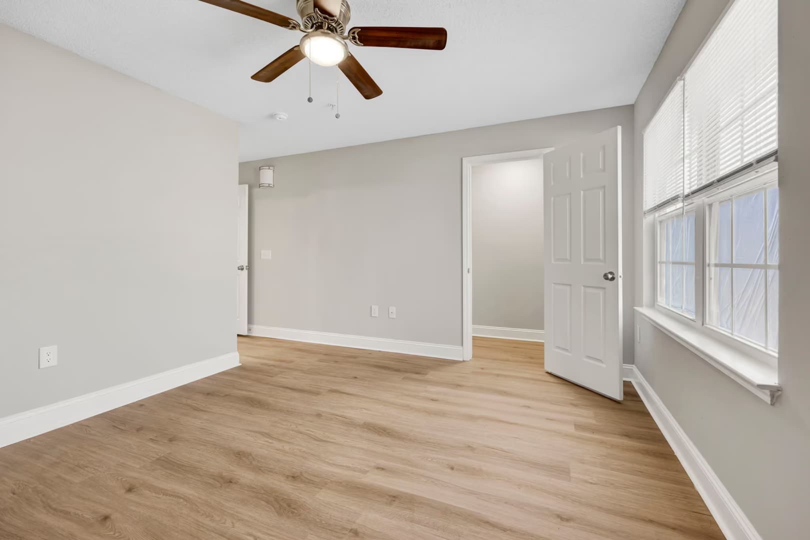 Lake City Apartment: 889 N Matthews Rd