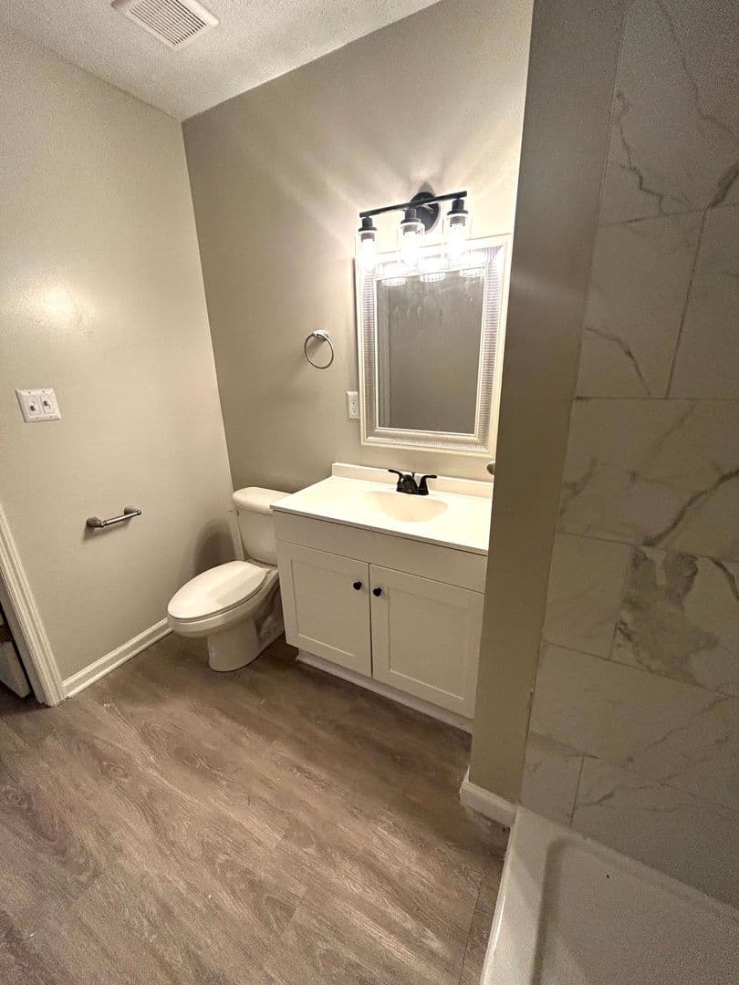 Fayetteville Apartment: Elcone Dr