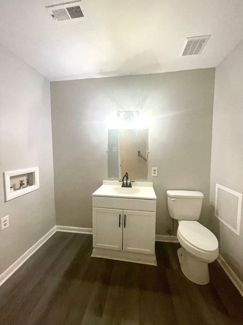 Fayetteville Apartment: Blanton Road