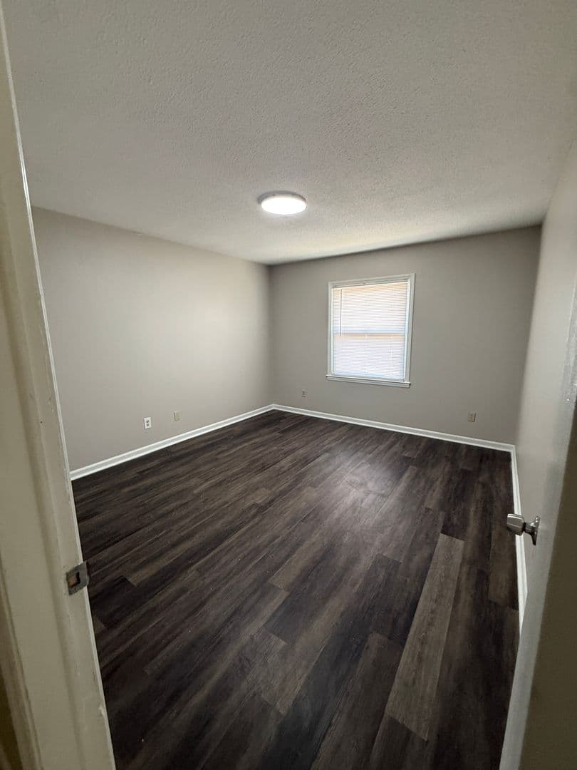 Charlotte Apartment: 5822 Cedars East Ct