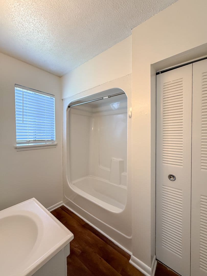 Jacksonville Apartment: 301 Village Drive