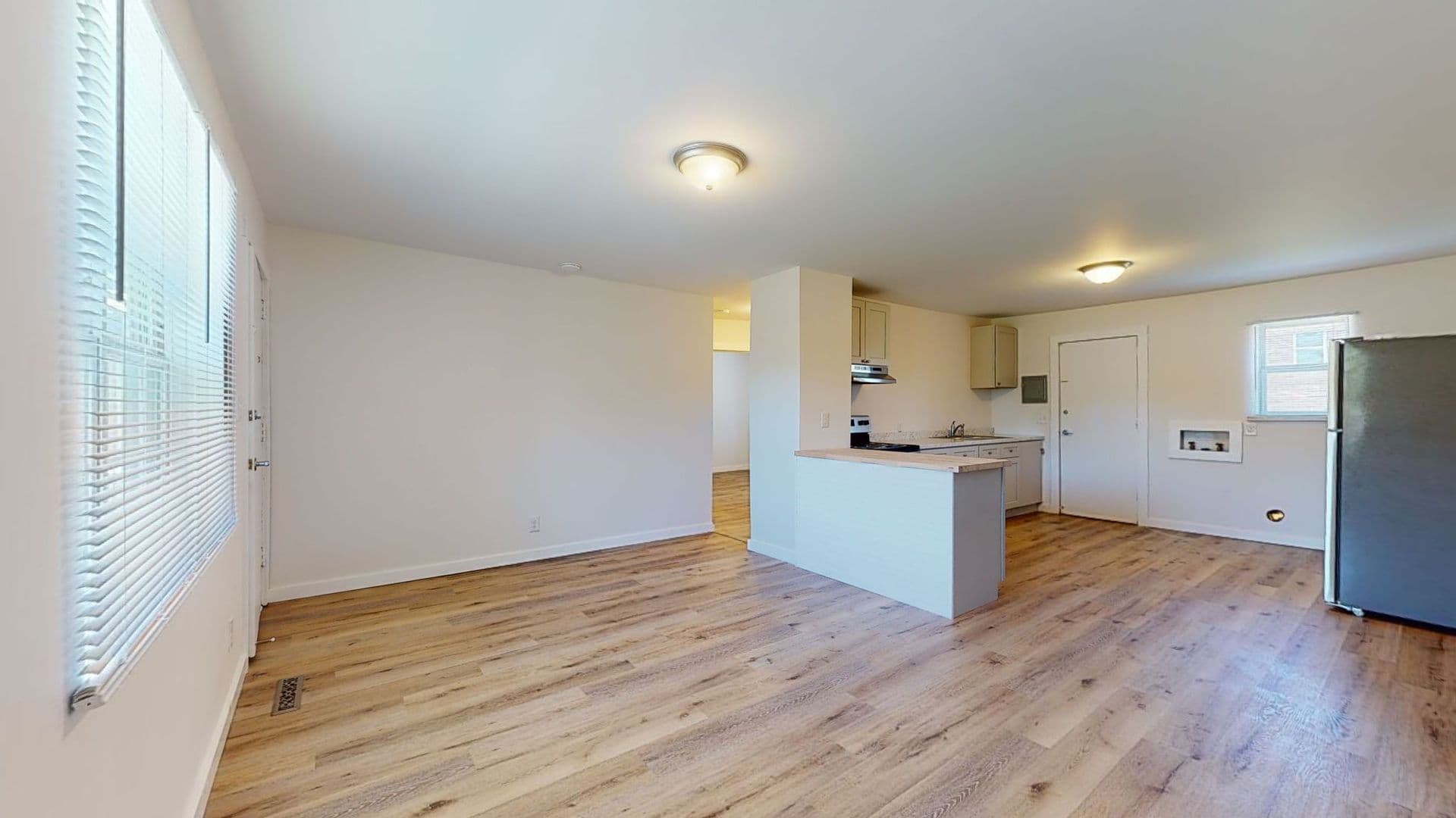 Monroe Apartment: Fairley Avenue