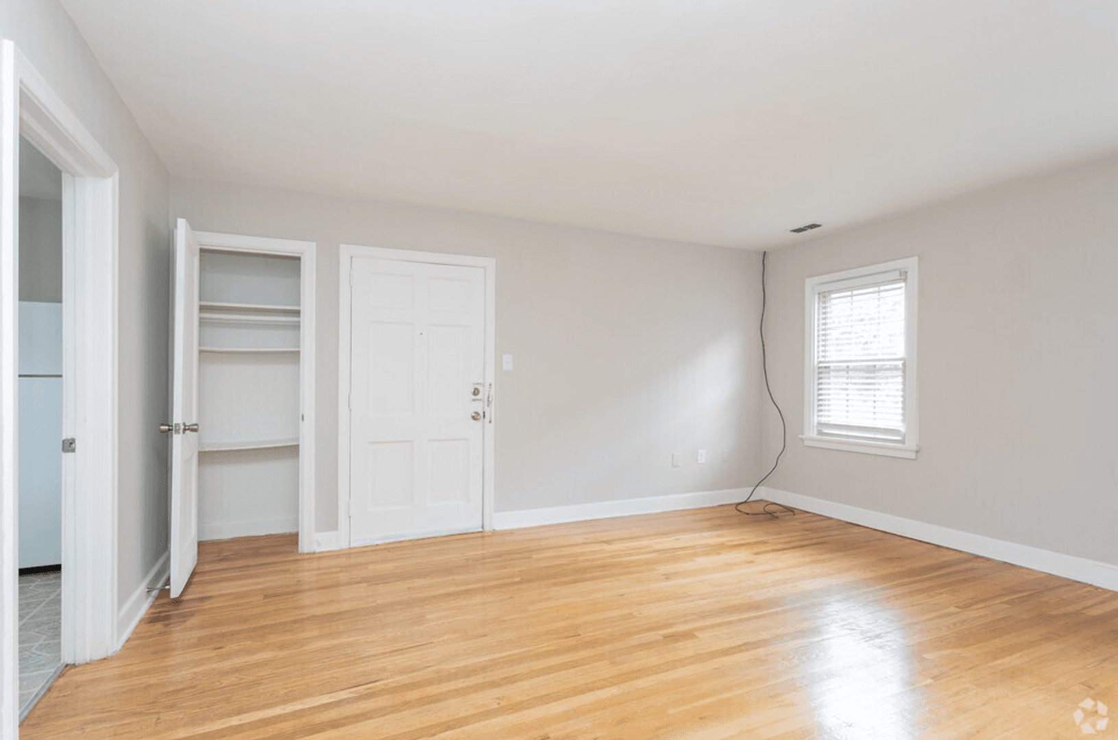 Fayetteville Apartment: 1107 W Rowan St