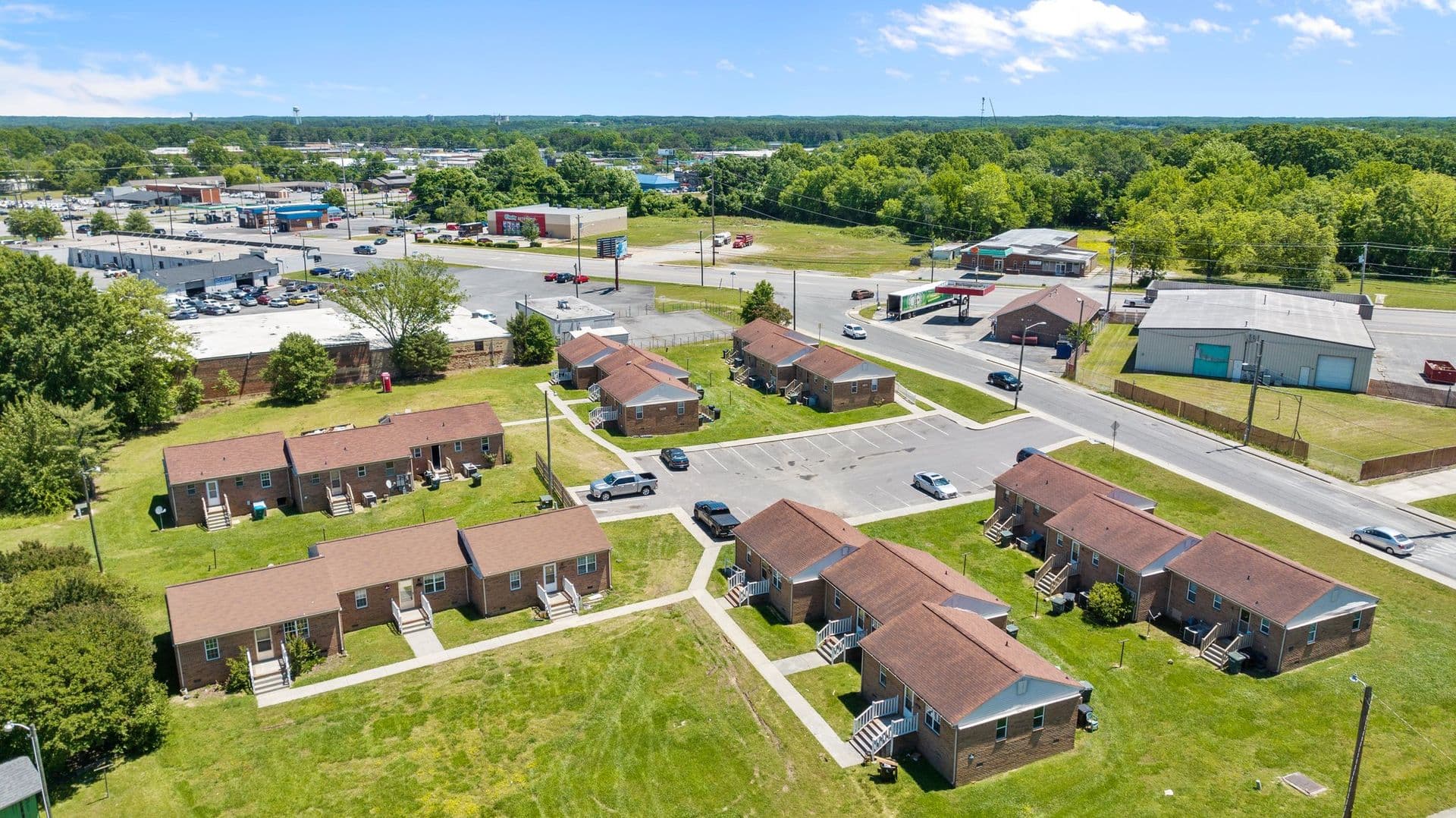 Monroe Apartment: Fairley Avenue