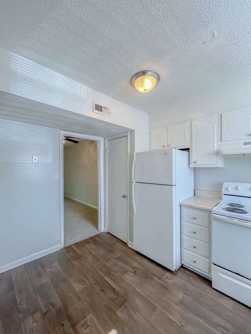 Jacksonville Apartment: 301 Village Drive