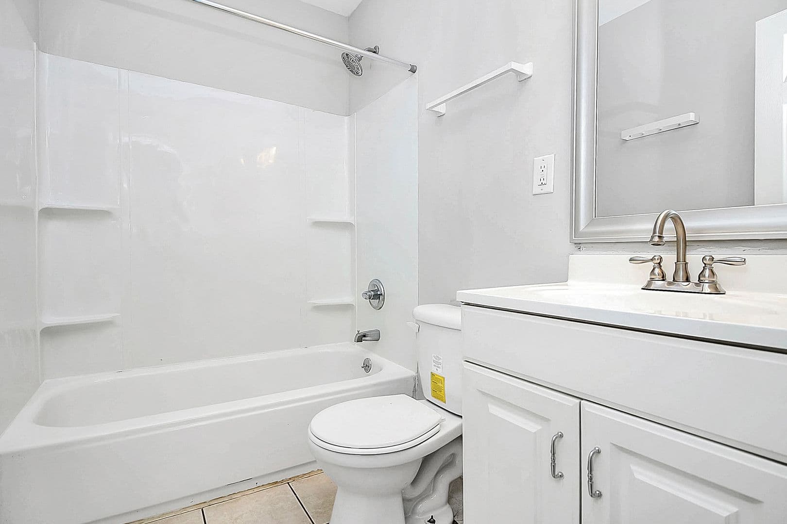 Monroe Apartment: Fairley Avenue