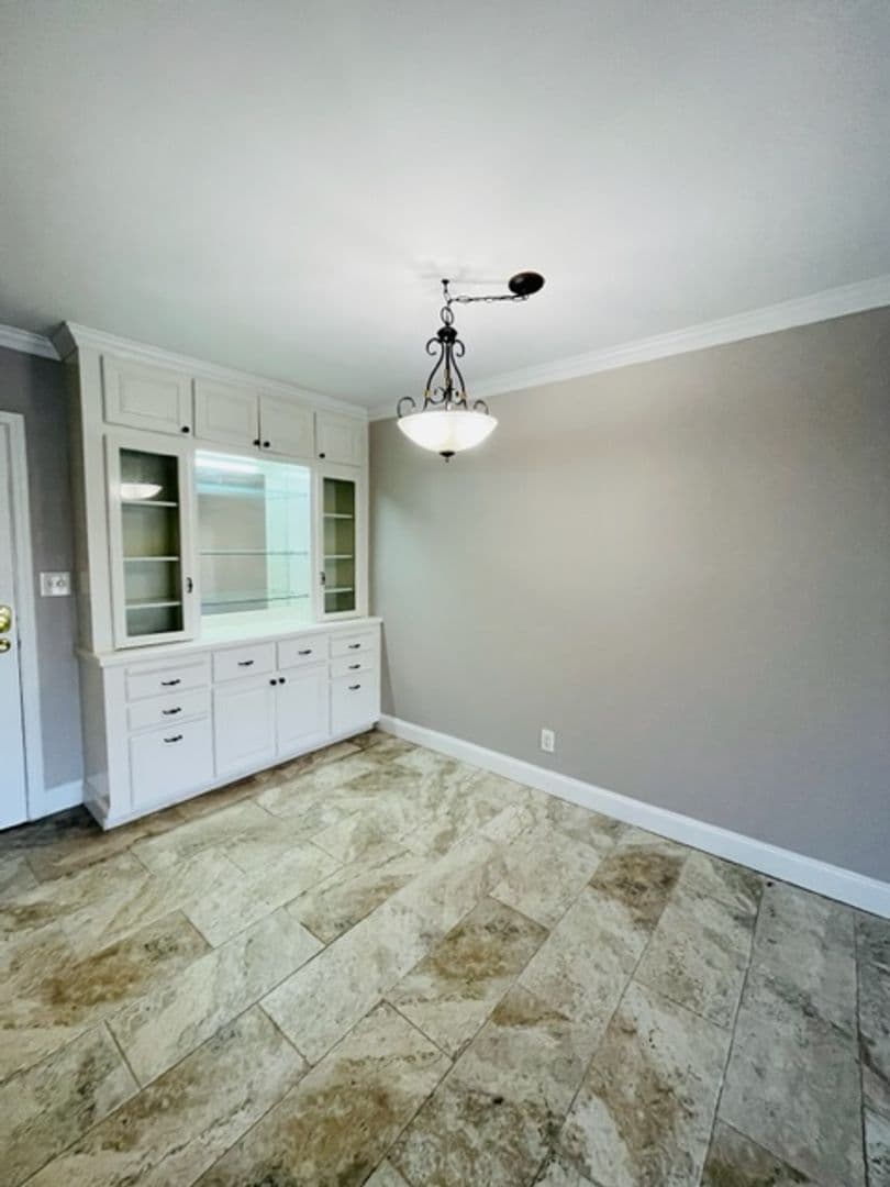 Charlotte Condo: 2503 Roswell Avenue