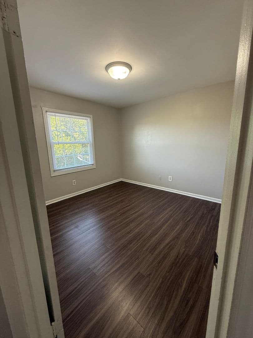 Charlotte Apartment: 5822 Cedars East Ct