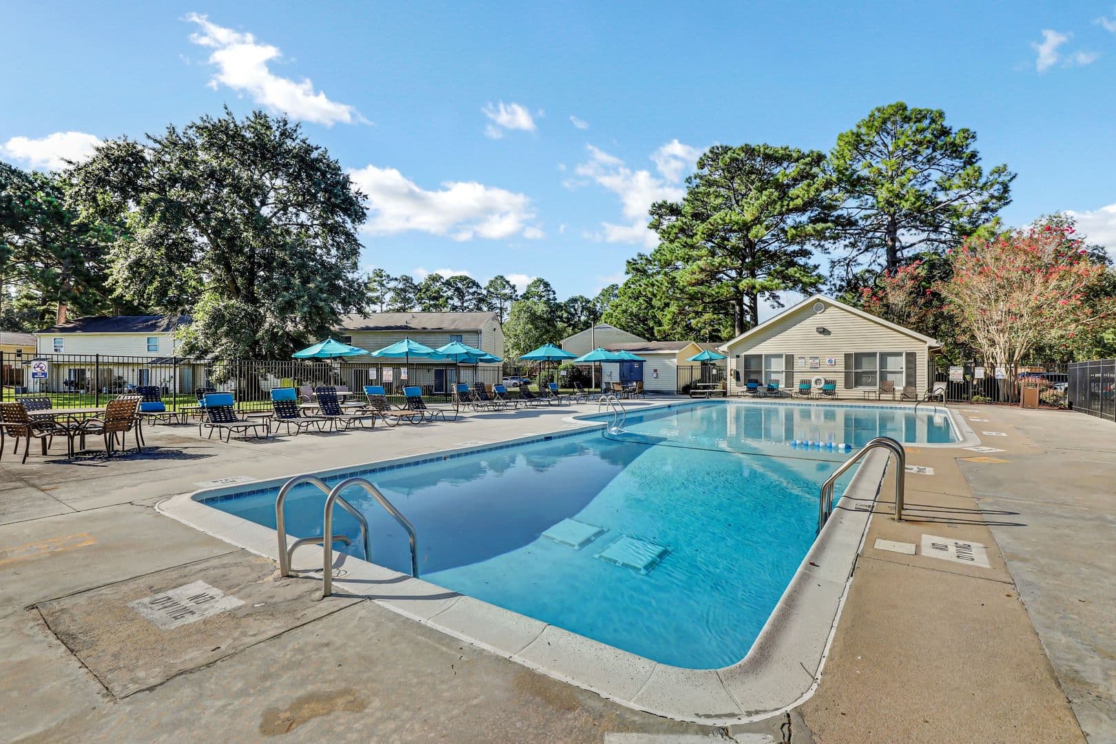 Jacksonville Apartment: 301 Village Drive