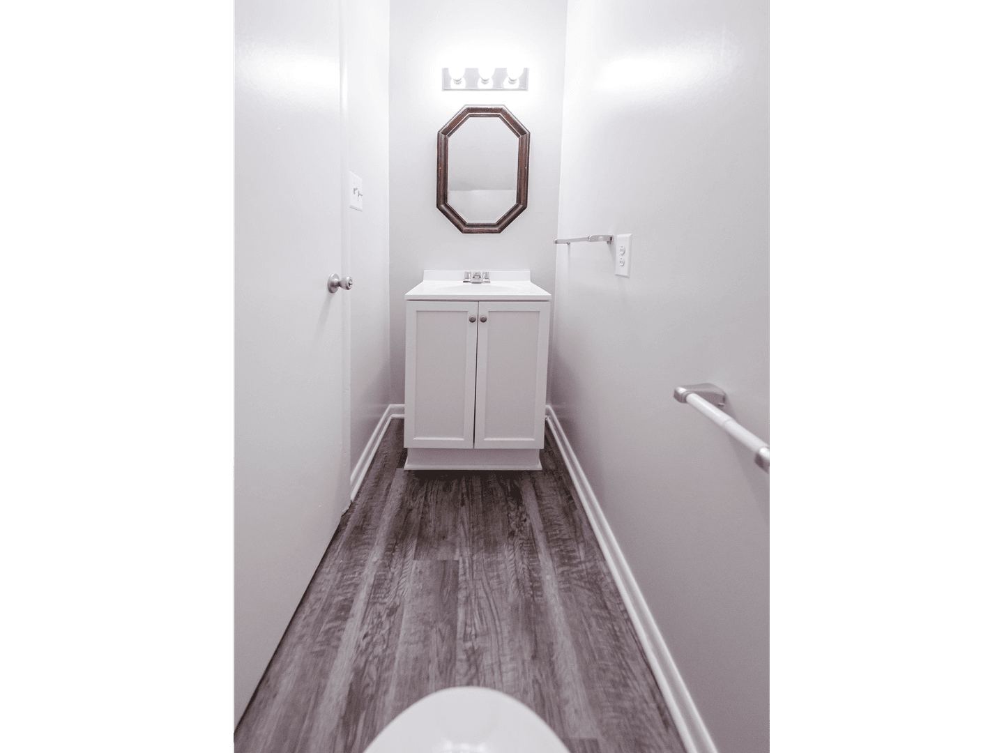 Jacksonville Apartment: 301 Village Drive