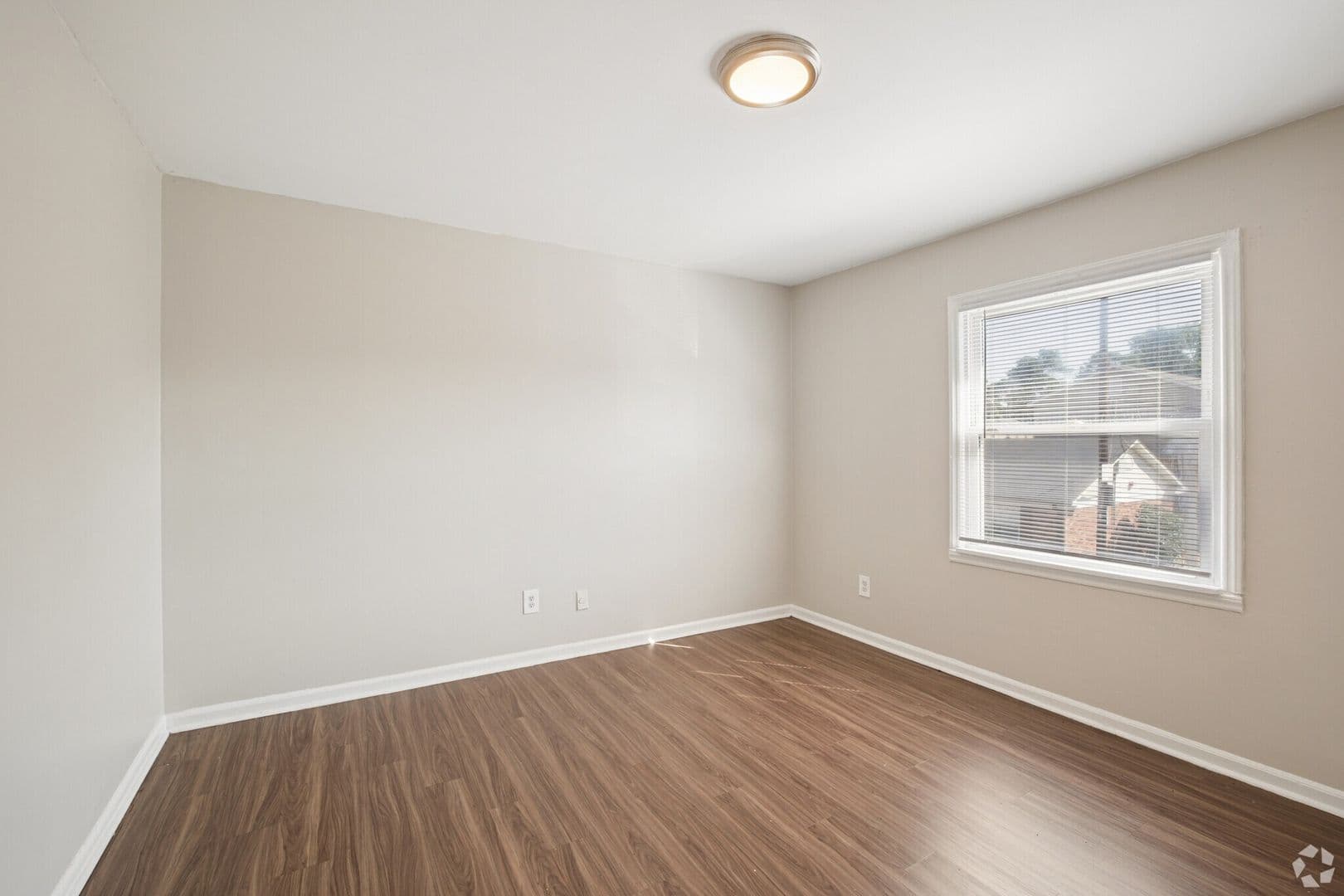 Charlotte Apartment: 5822 Cedars East Ct