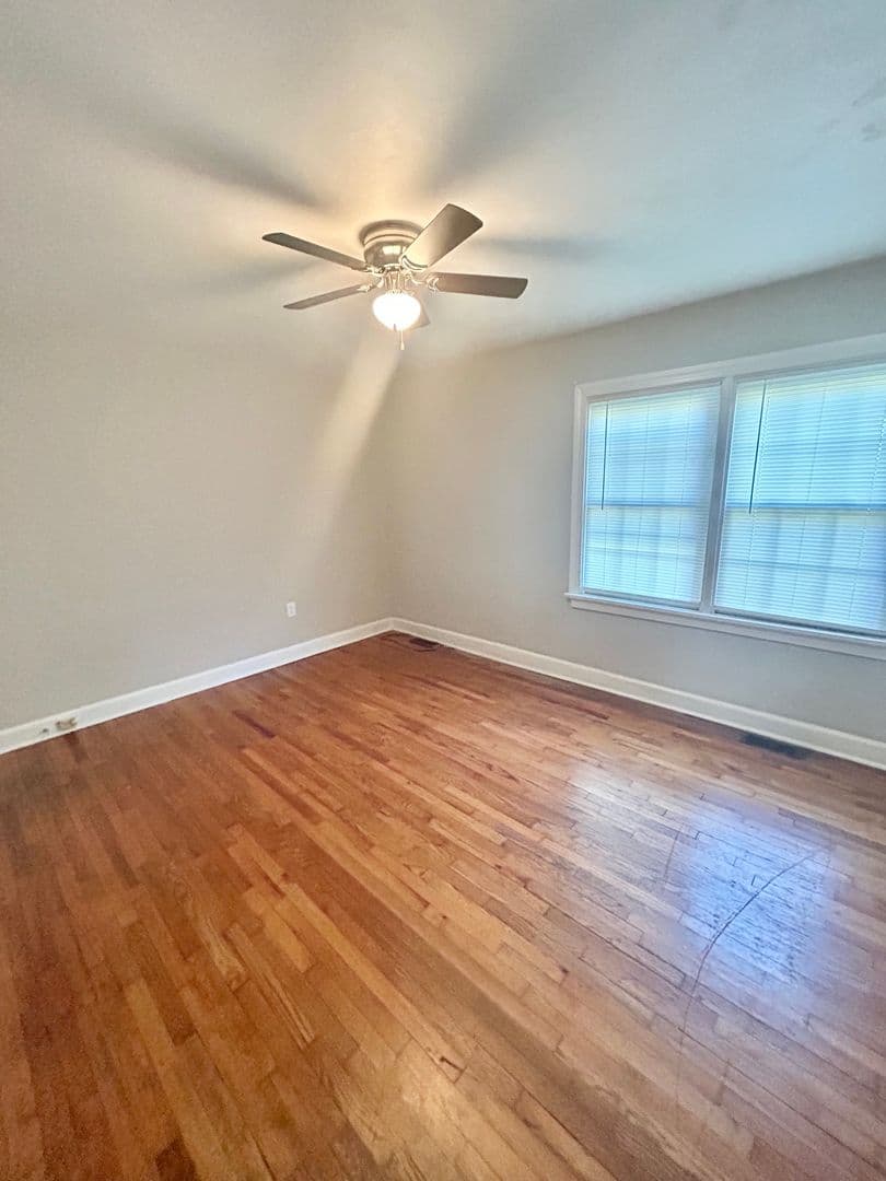 Fayetteville Apartment: 1107 W Rowan St