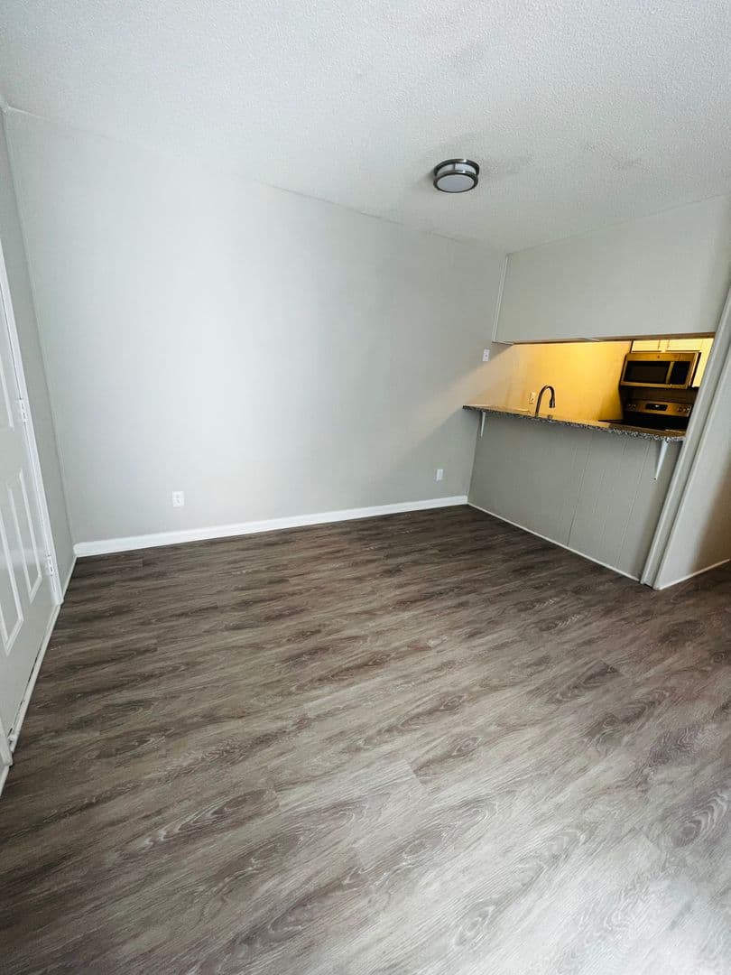 Fayetteville Apartment: Blanton Road