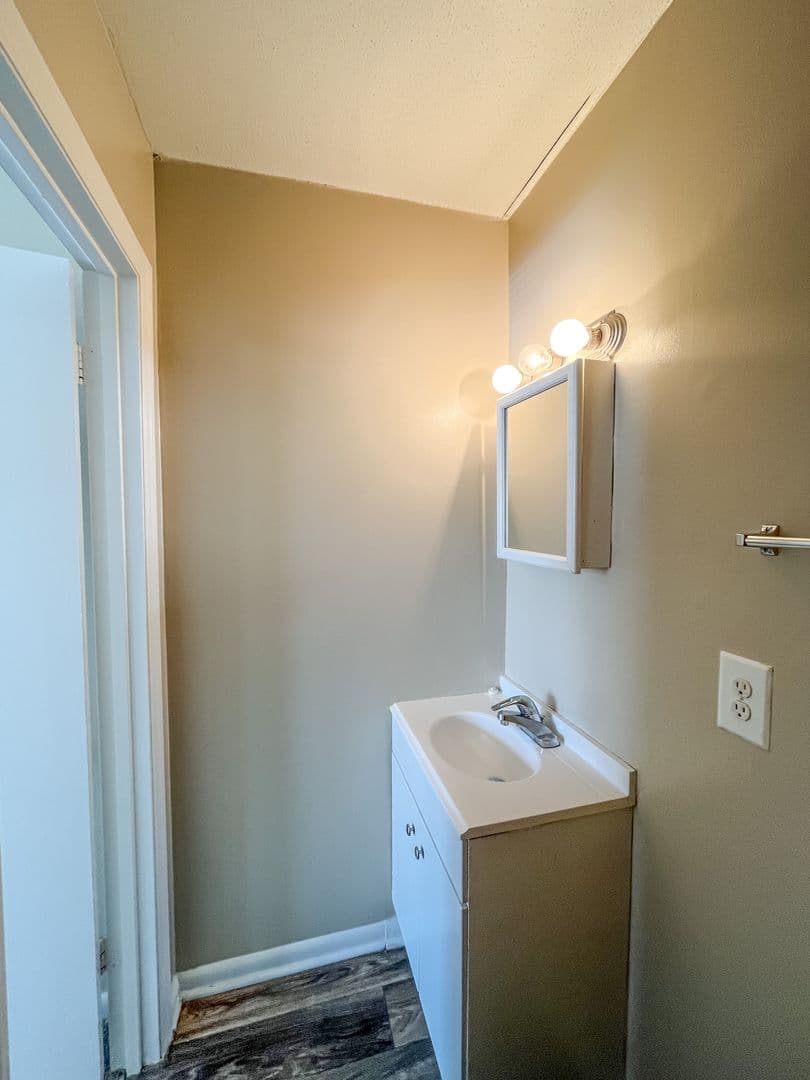 Jacksonville Apartment: 301 Village Drive