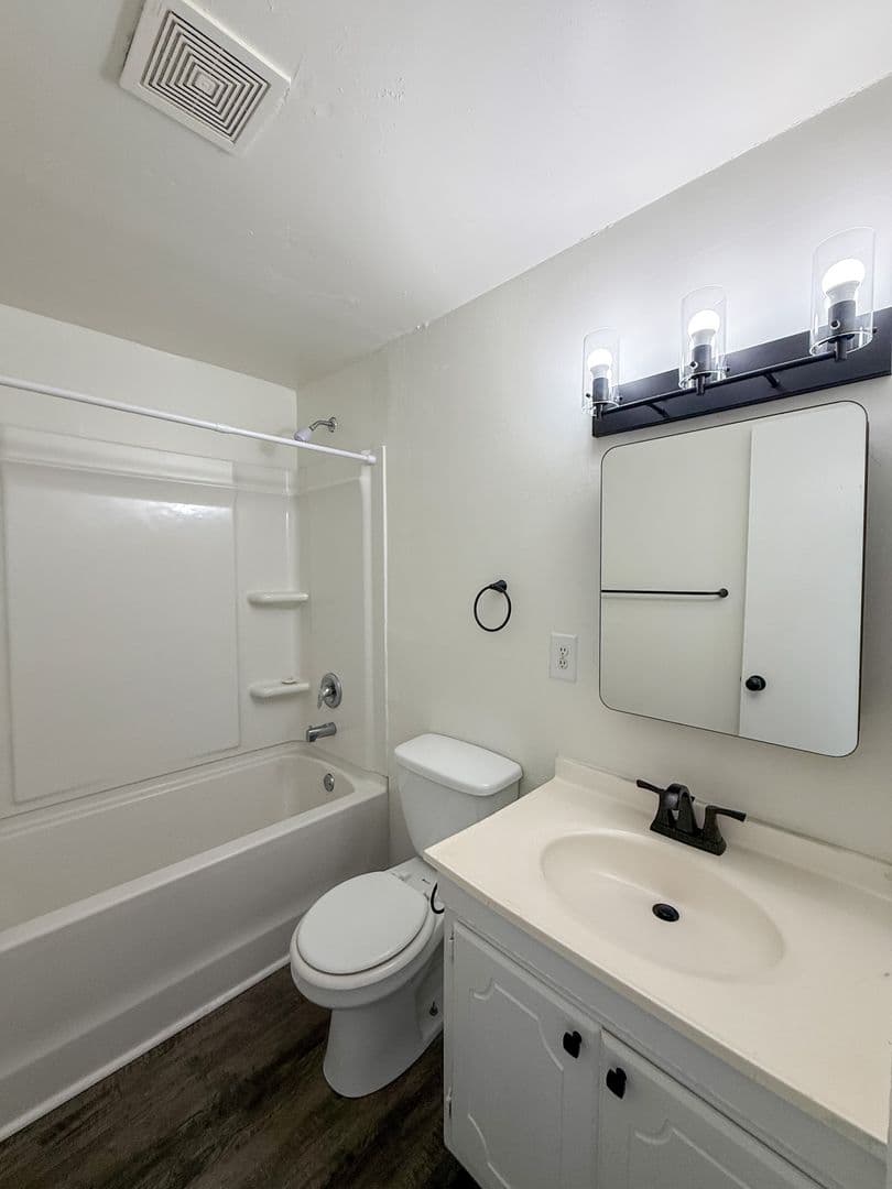 Jacksonville Apartment: 301 Village Drive
