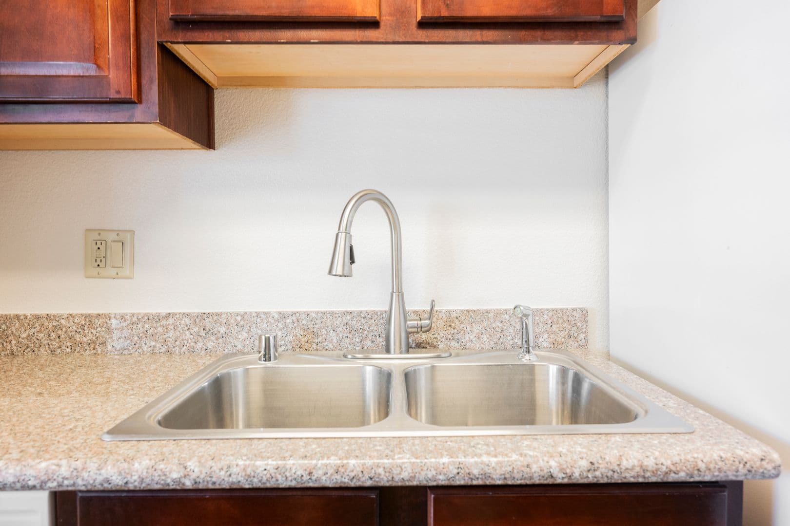 Las vegas House: 4921 Indian River Drive #120