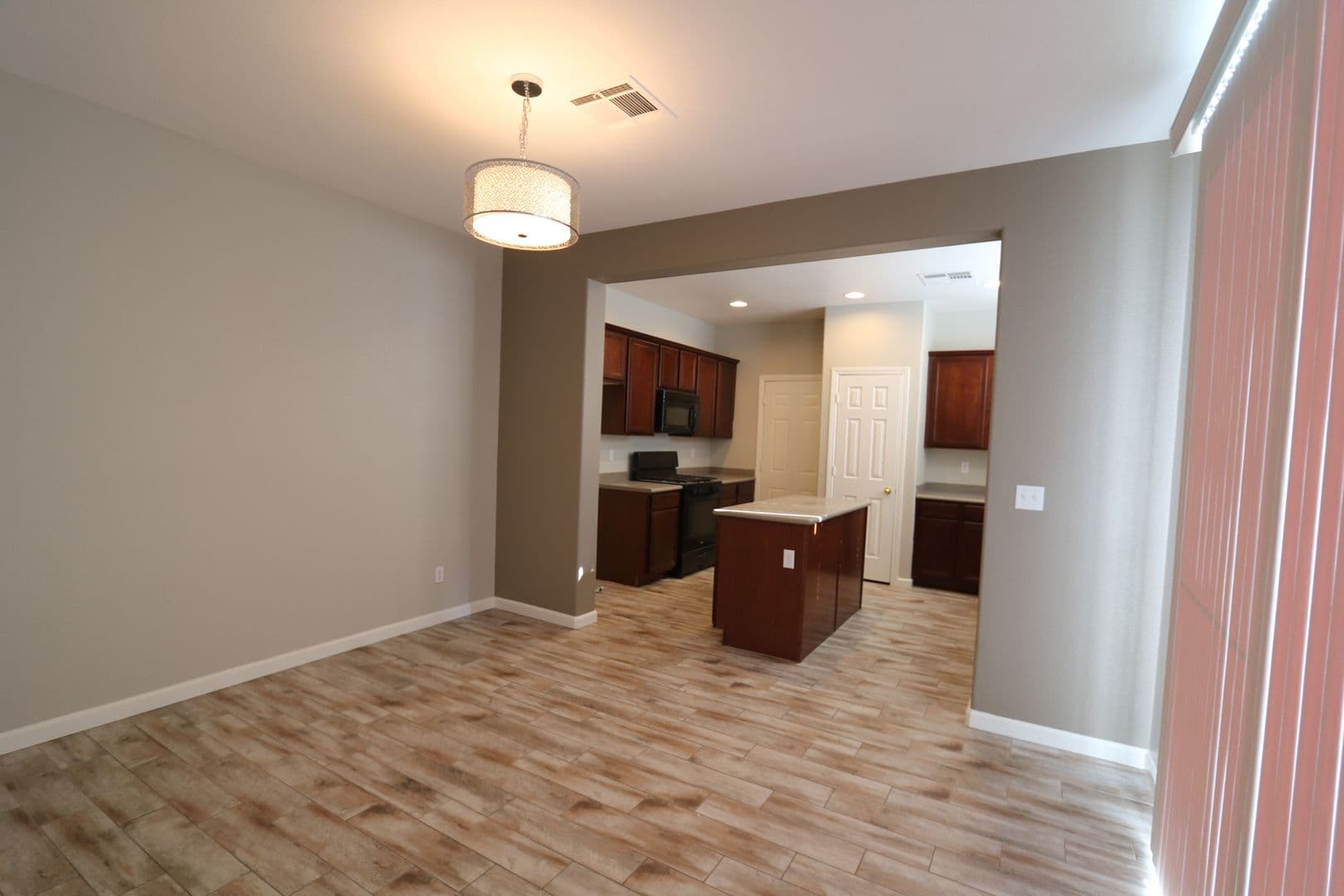 Las Vegas House: 8947 College Green