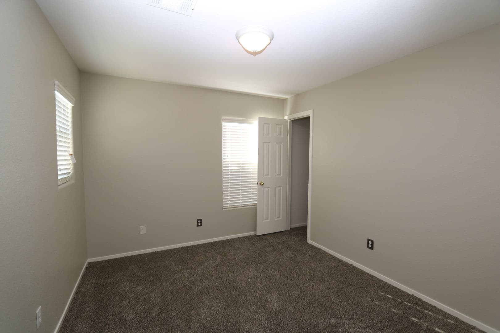 Las Vegas House: 8947 College Green