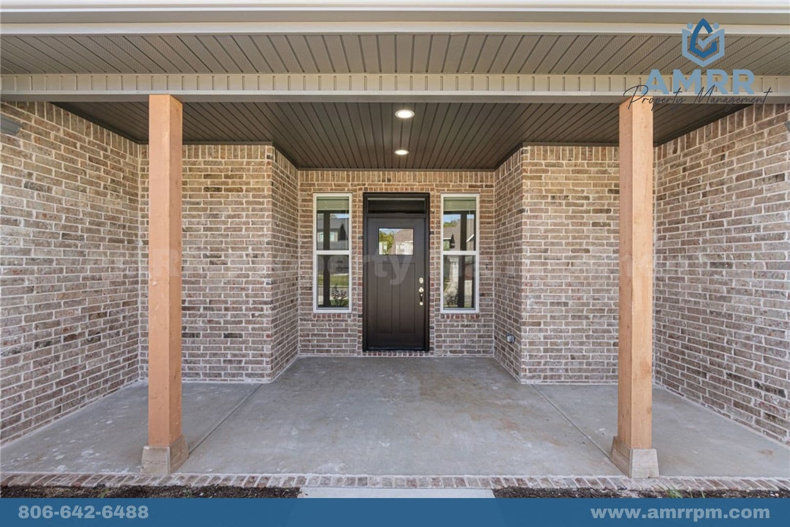 Pea Ridge House: 2612 Fairway Cir