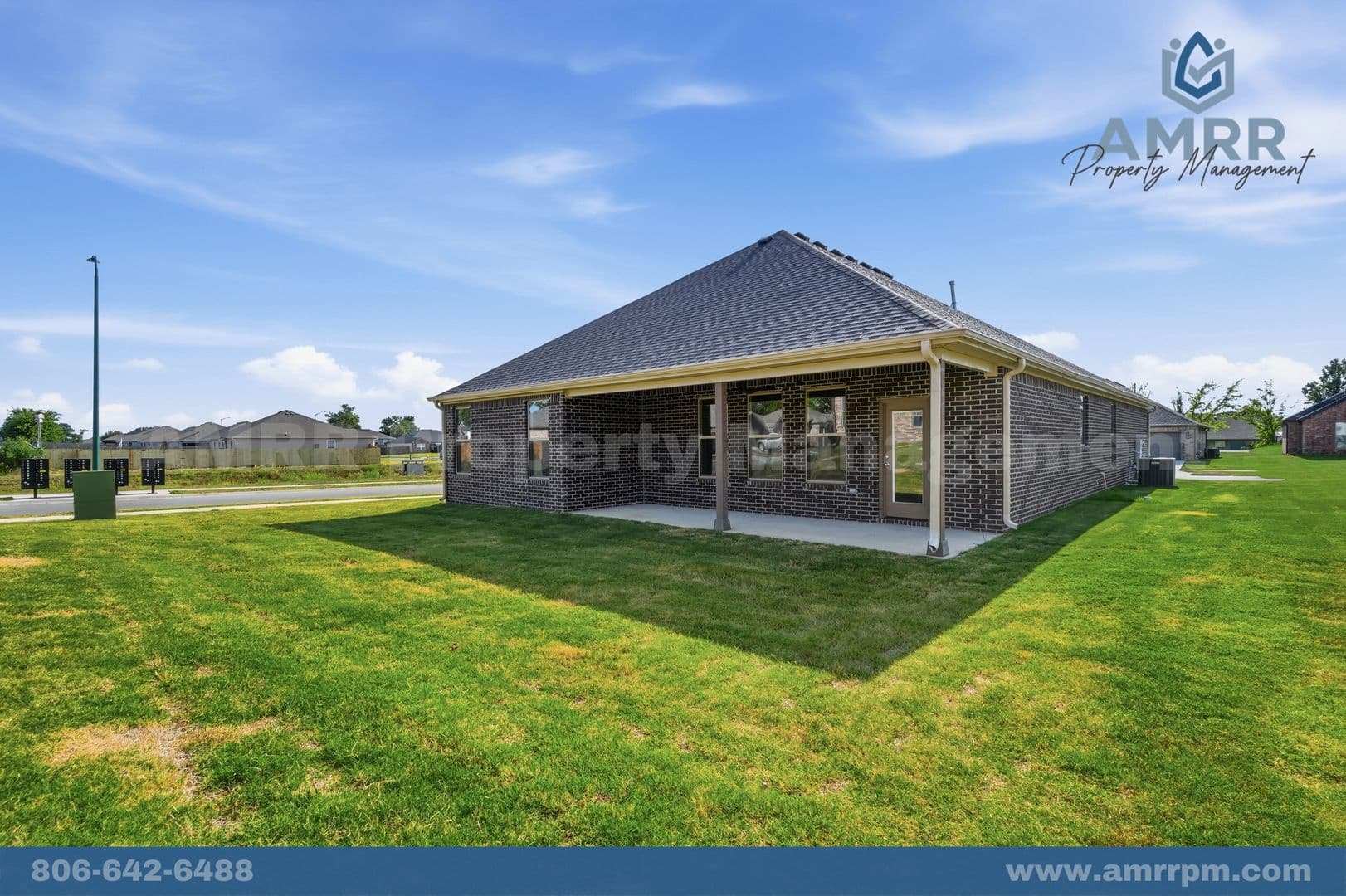 Siloam Springs House: 2301 N Lexington St