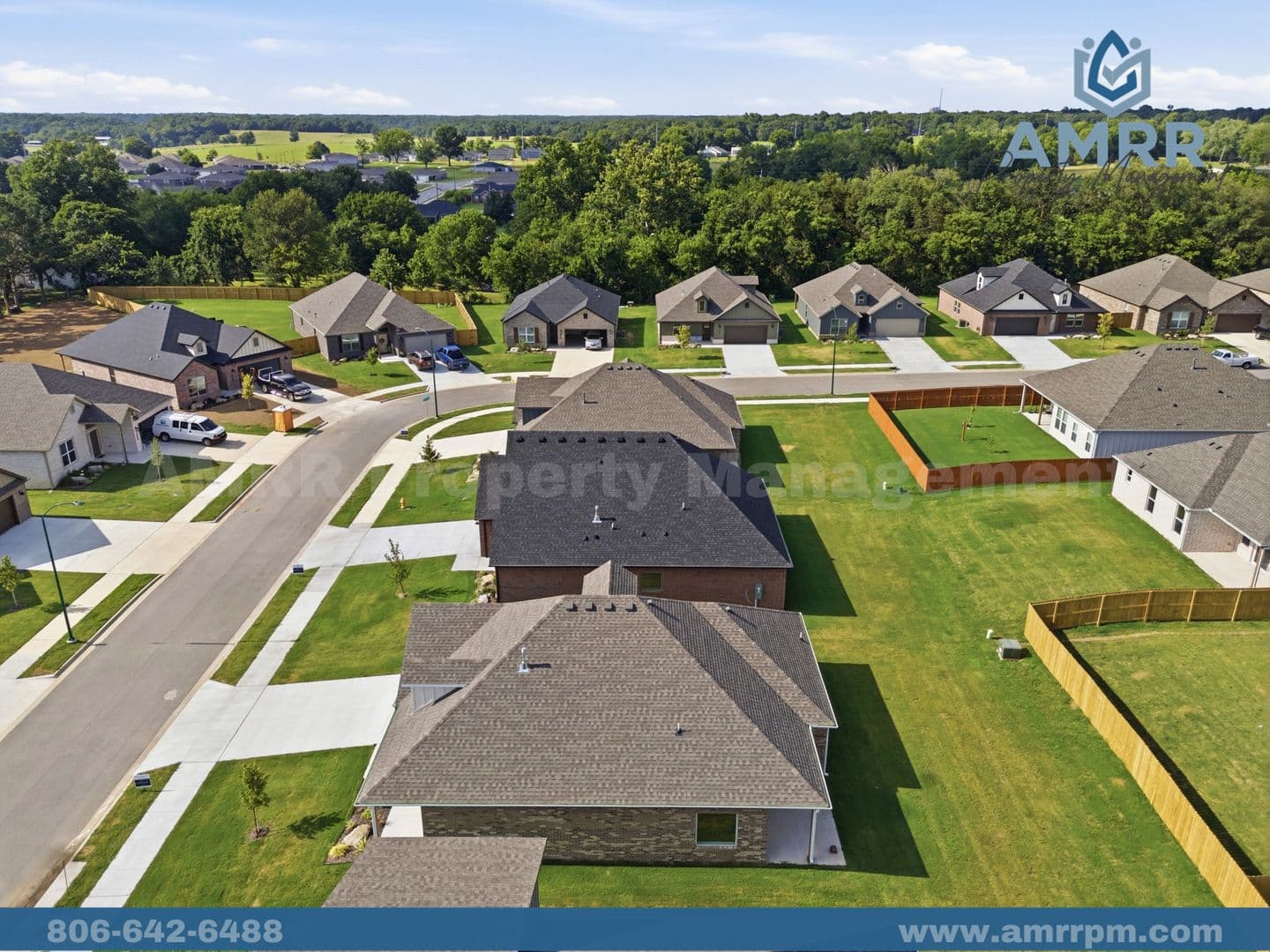 Siloam Springs House: 2307 N Lexington St