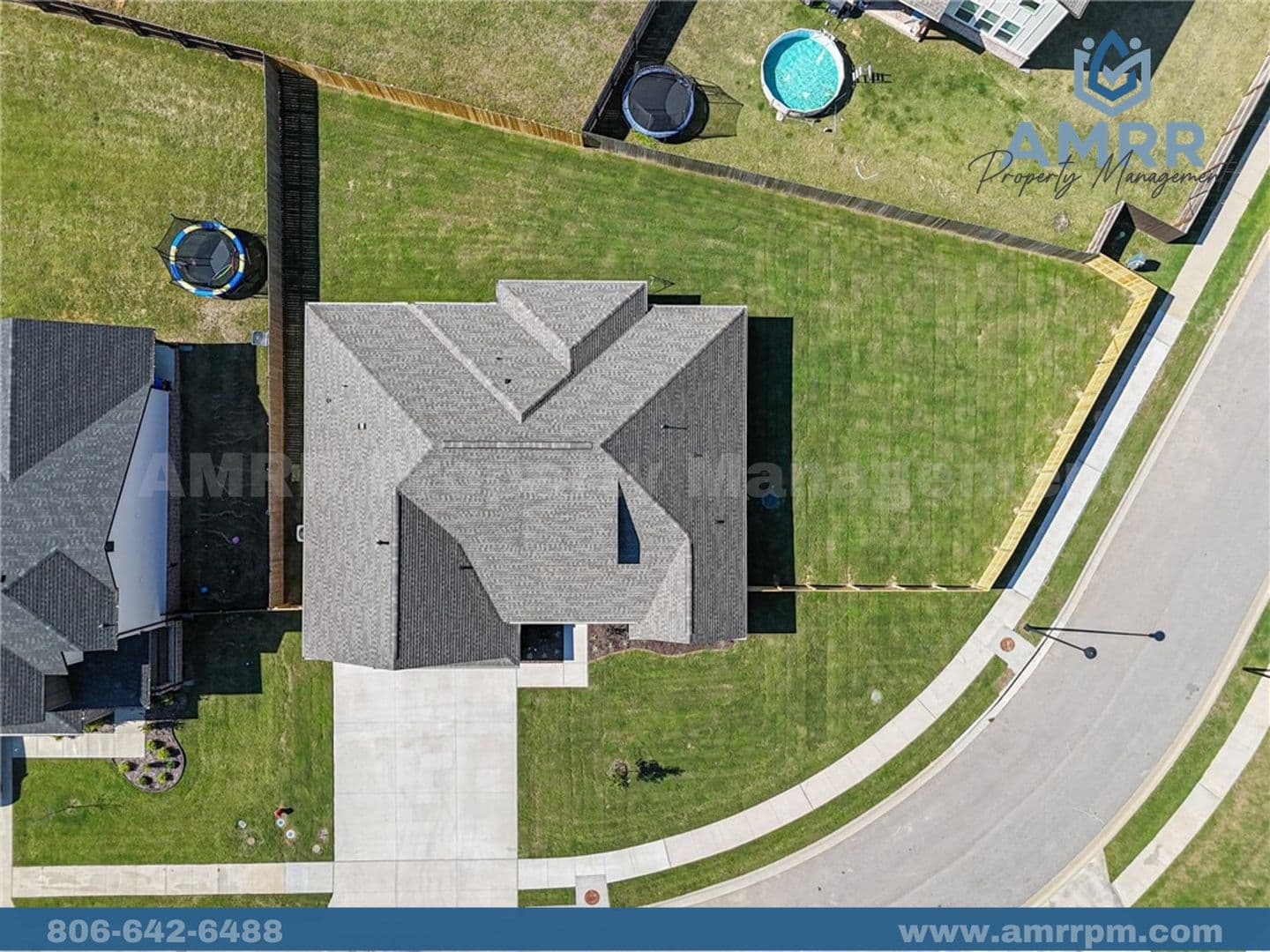 Pea Ridge House: 2612 Fairway Cir