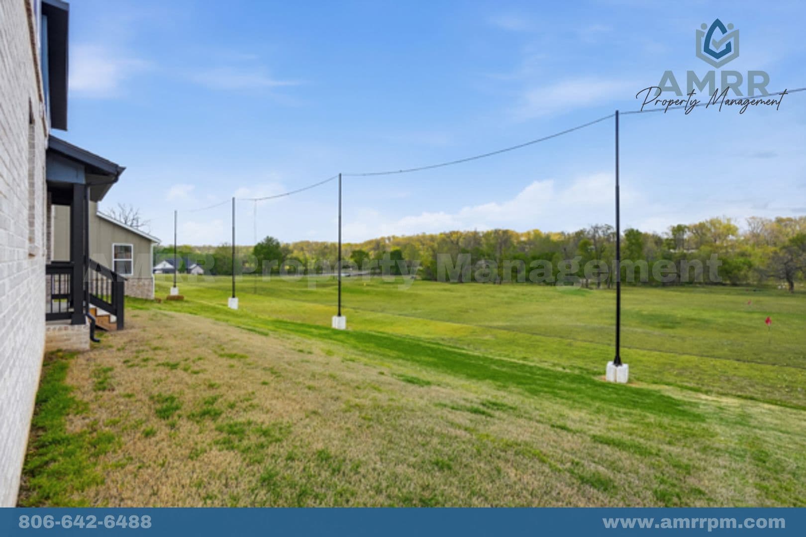 Pea Ridge House: 1124 Bunker Dr