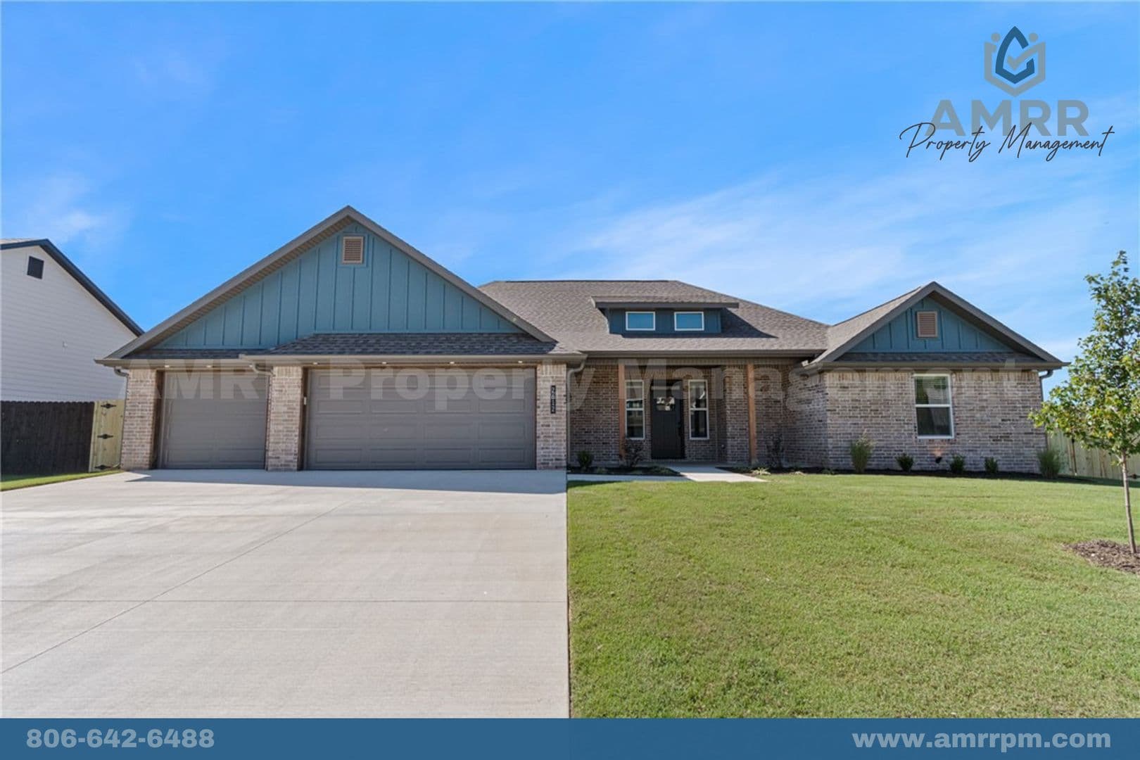 Pea Ridge House: 2612 Fairway Cir