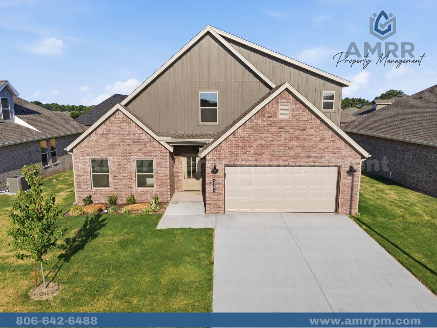 Siloam Springs House: 2304 N Zane St