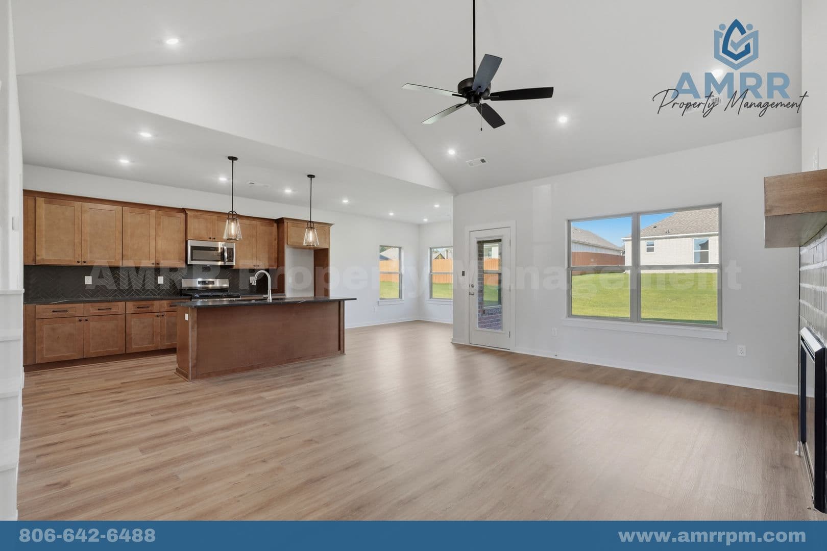Siloam Springs House: 2307 N Lexington St
