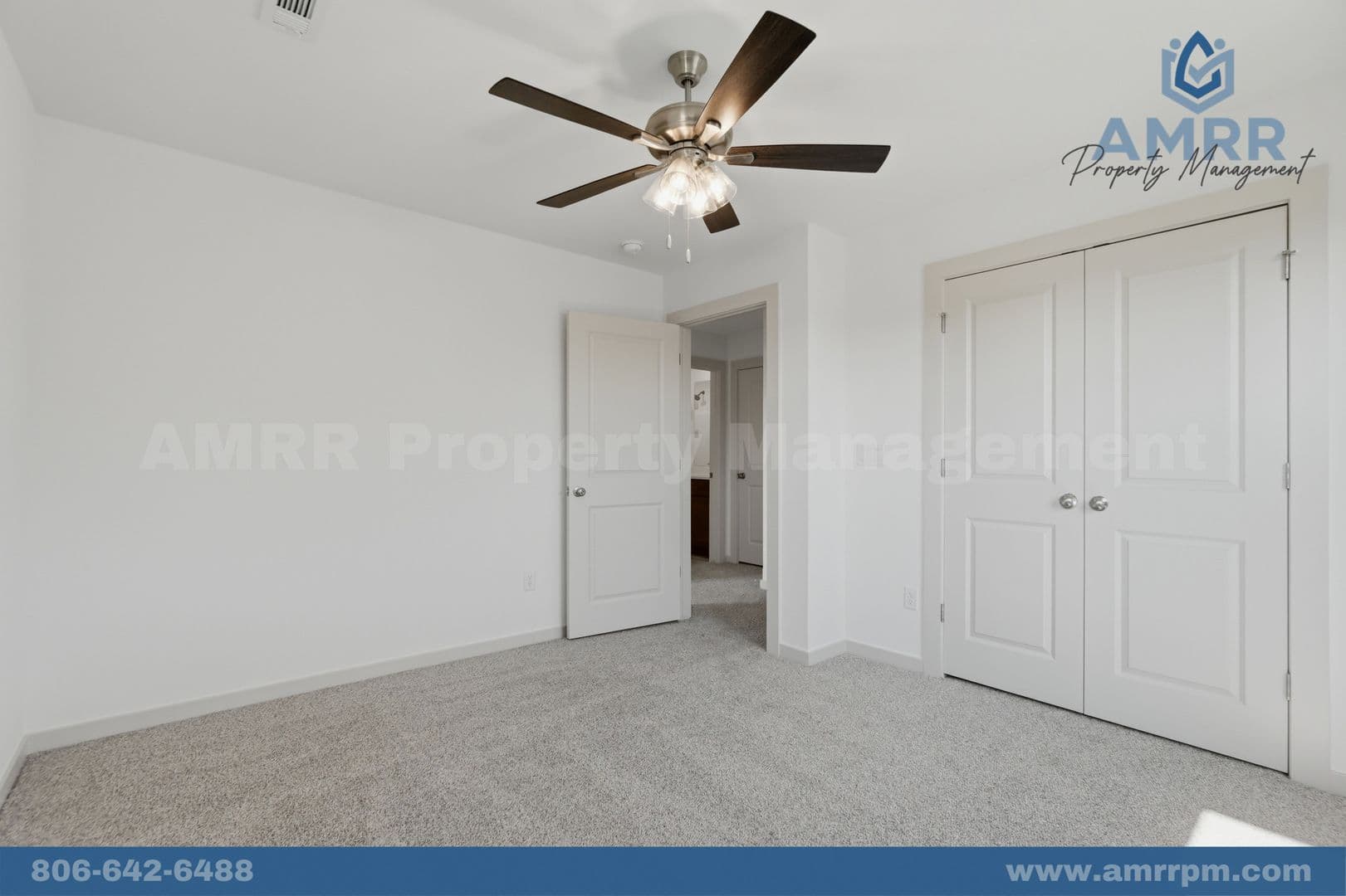 Siloam Springs House: 2304 N Zane St