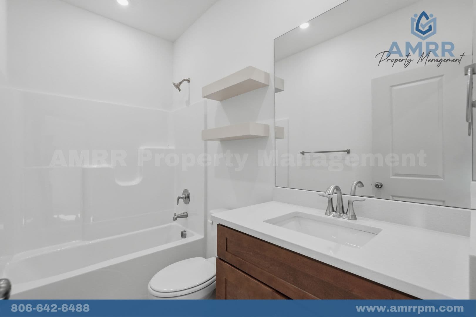 Siloam Springs House: 2304 N Zane St
